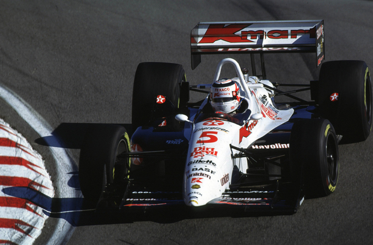 Video: Mansell Brushes the Walls at Long Beach