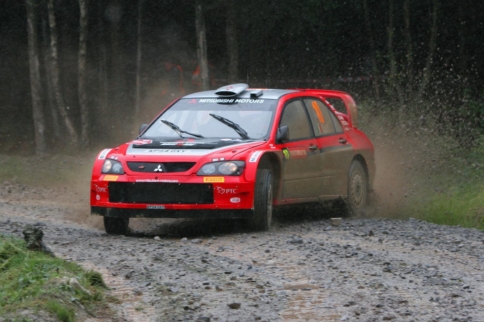 Video: Tuned S2000 and WRC Lancer Race on Touge