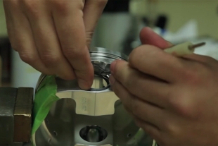 Video: How To Install Spiral Locks With Diamond Racing