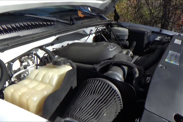 The only nod to performance the original owner of this truck made was this K&N cold air intake. 