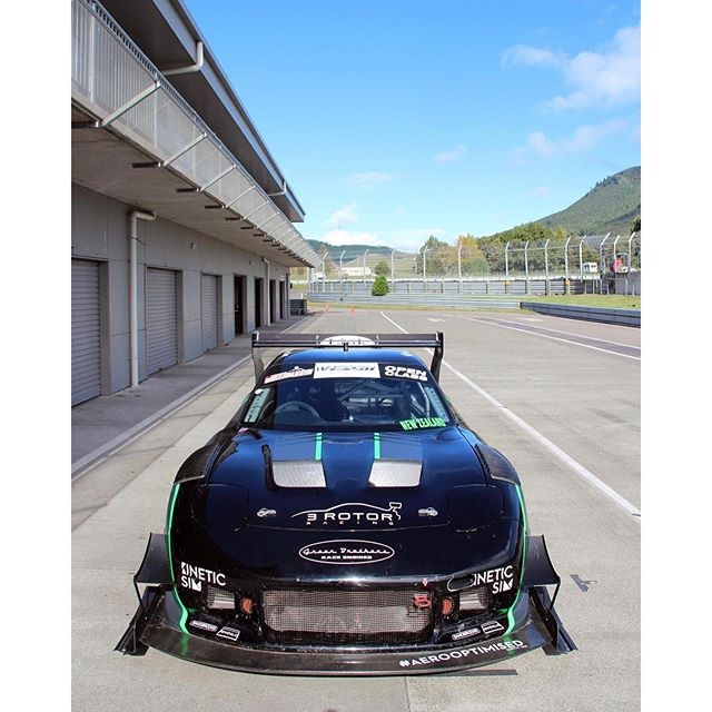 https://scontent.cdninstagram.com/t51.2885-15/s640x640/sh0.08/e35/12950363_1700422183565673_782195122_n.jpg?ig_cache_key=MTIyMDkwNTgyMTQzNzc4Njc0Mg%3D%3D.2.l