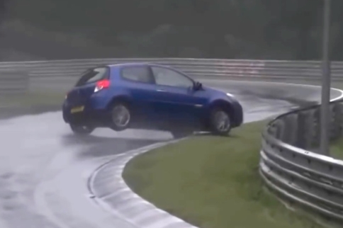 Video: The Perils of Front Wheel Drive on the Nürburgring