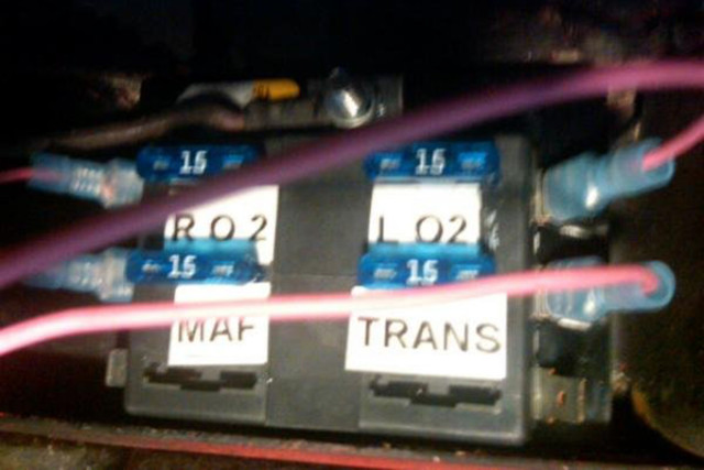 Rafael's secondary fuse block for the ignition system. 