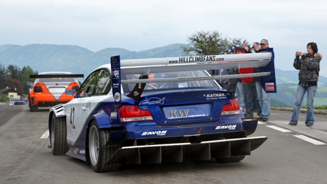 http://s1294.photobucket.com/user/samtaylor715/media/bmw-e82-racing-10_zps7073d47f.jpg.html
