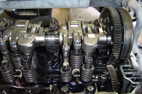 Video: Gasoline Vs Diesel Powered Engines - 4 Differences
