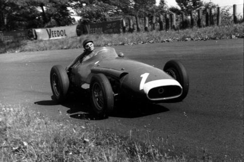 Video: Brundle Thrashes the Maserati 250F