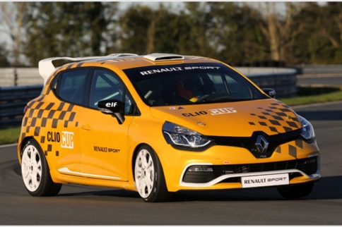 Video: Audi's R8 vs. Renault's Lightweight Clio Cup