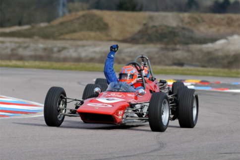 Video: Vintage Formula Star Challenges Lotus' Fastest Elise