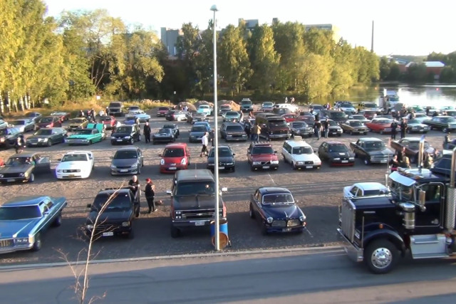 Car shows are popular everywhere. Lahti, Finland is a hot spot. Images from screenshots. 