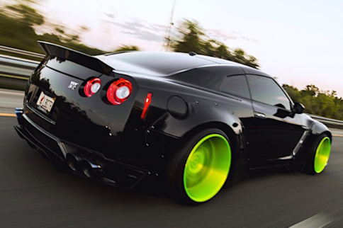 Video: Cruising With This Tricked Out, Bagged R35 GT-R
