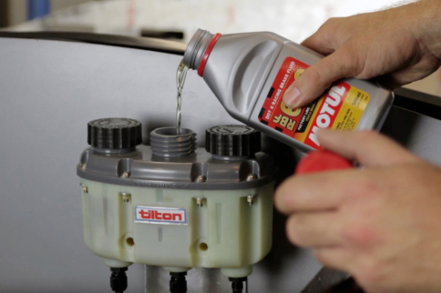 Video: Dual Master Cylinder Brake Bleeding With Tilton Engineering