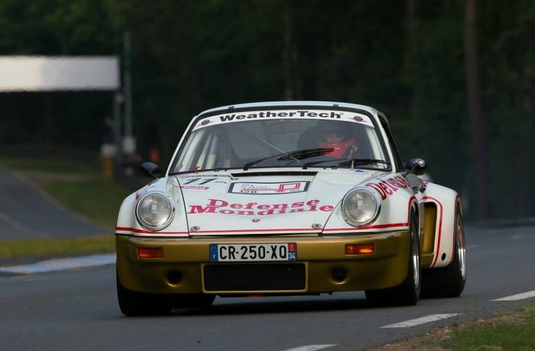 Video: Courageous Le Mans Charge in a $1.5M 911 RSR