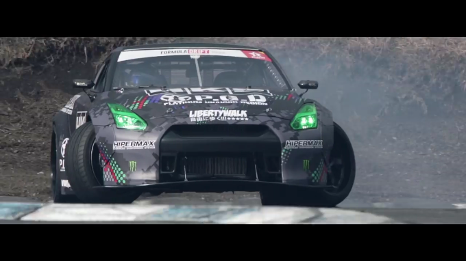Video: Saito Roasts Tires in a 1,200-HP GT-R