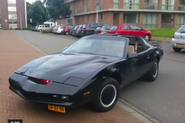 The Mad Genius Did It Again: KITT Replica Gets Remote Controls