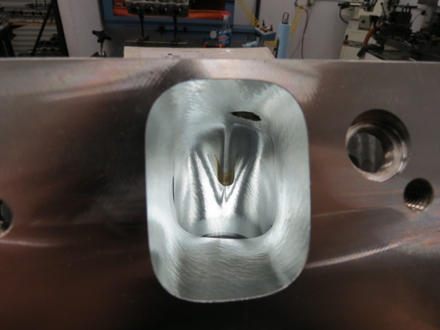 Frankenstein made sure to provide a good line-of-sight for the port shape of the intake side to allow for the best possible air flow into the combustion chamber.