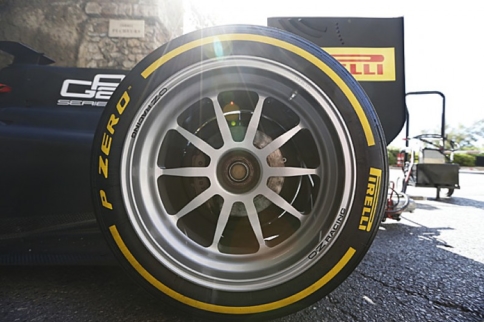 Video: Should F1 Use Bigger Wheels?