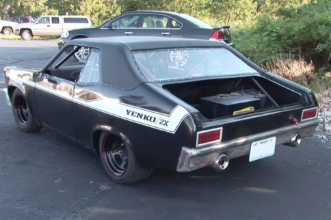 Video: Don't Adjust Your Monitor - It's A Mini Barefoot Ronnie Nova