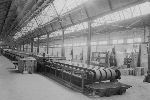 The Libbey Owens Ford (LOF) Colburn sheet glass production line. Image: Google