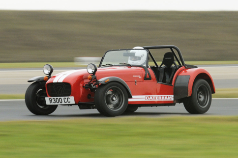 Video: Caterham R300 Squares off Against Porsche 934!