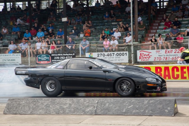 In the final Drag Radial qualifying Anthony Manna was able to wrestle the number one spot from Mark Carlyle by running a 4.52 pass to Carlyle’s 4.57 hit. If Mana wins first round tomorrow he will have a bye to the finals, where Carlyle will have to defeat Paul Falcon in round one, then deal with Andy Essary or Joe DeDona in the semi-finals who are both capable of low 4.50 passes.