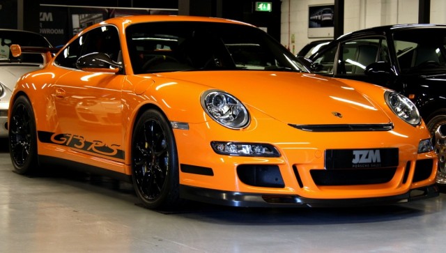 http://www.jzmporsche.com/000620-4-l/porsche-997-1-gt3-rs.jpg
