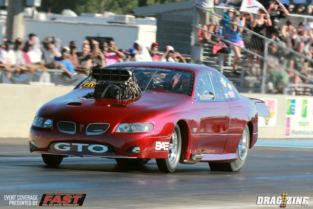 Joe Albrecht took the third round win over Rodney Whatley who struck the tires in the formet Jeckyls Camaro now in the Fast Forward Innovation camp.