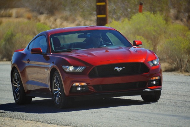 2015-Mustang-GT-010