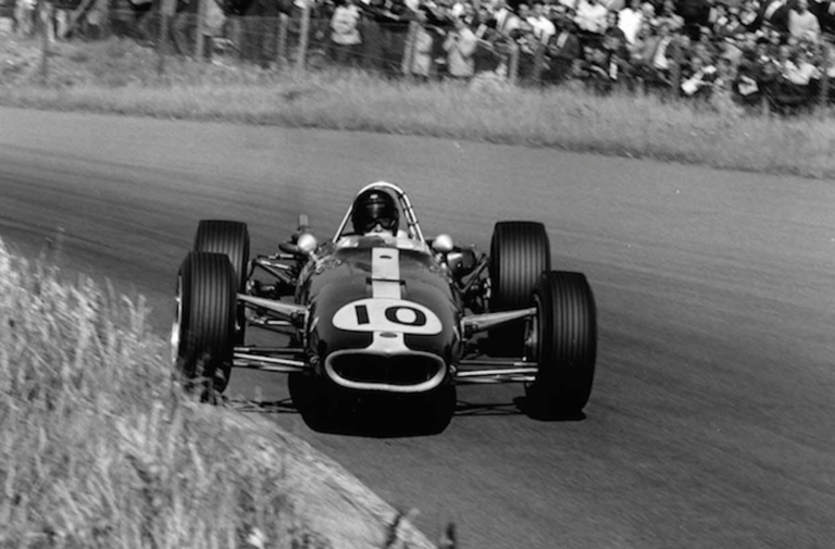 Dan Gurney Receives Robert E. Petersen Lifetime Achievement Award
