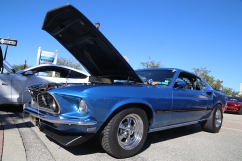 Over 150 Fords gather at Ponies Under The Palms