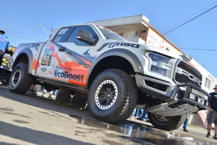 No Matter The Terrain, The 2017 Ford F-150 Raptor Delivers