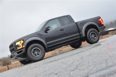 2017-Ford-Raptor009