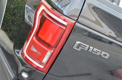 2017-Ford-Raptor043