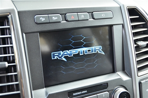 2017-Ford-Raptor047