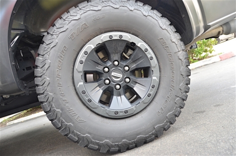 2017-Ford-Raptor080