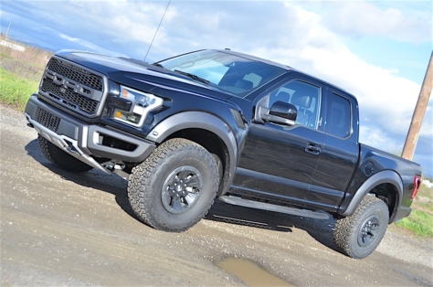 2017-Ford-Raptor108