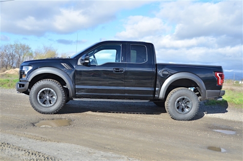 2017-Ford-Raptor109