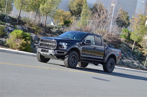 2017-Ford-Raptor135