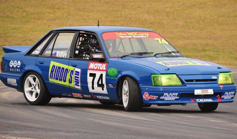 Video: Can a V8 Commodore Outrun a Lightweight RX-7?