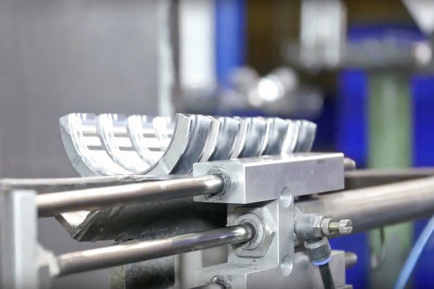 Video: Lug Vs. Lugless Bearings With King Engine Bearings