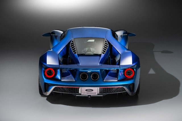A calling card of the 3.5-liter EcoBoost V6 is its broad powerband, which is said to deliver 90 percent of its peak torque from 3,500 rpm.
