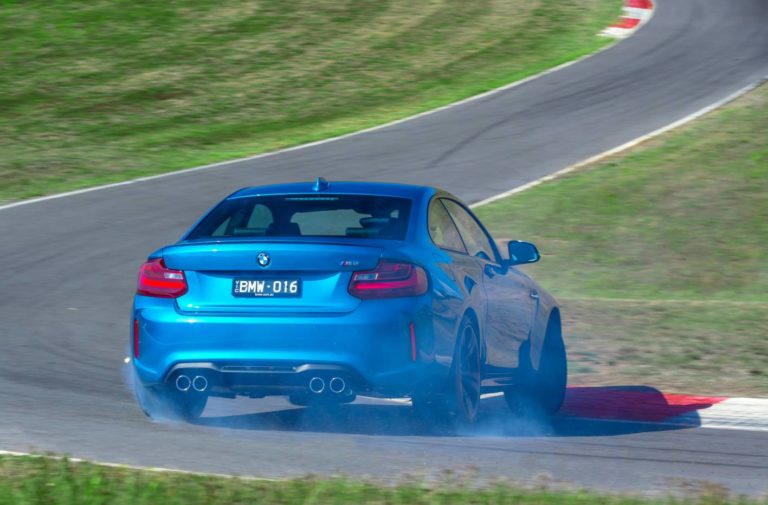 Video: BMW 1M Battles the M2: What Do Five Years of Development Do?