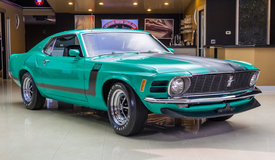 Choose One Mustang: 1969 Mach 1 Versus 1970 BOSS 302