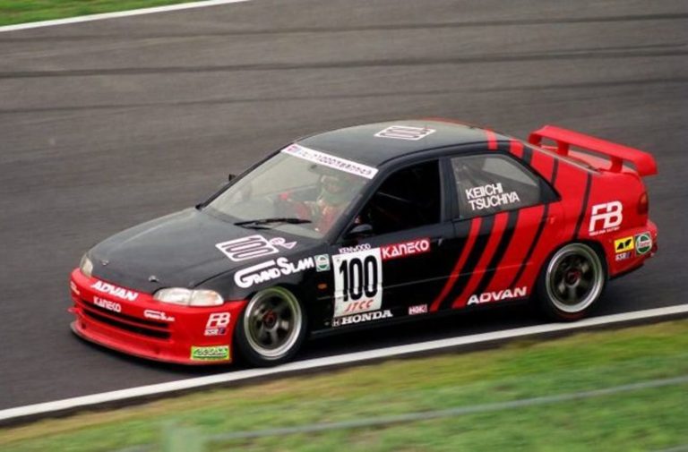 Video: Keiichi Tsuchiya Battles Racing Civic in NSX, Porsche Crashes
