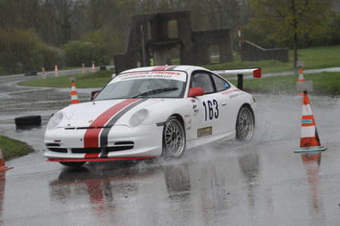 Video: Porsche GT3 Cuts Up the Hillclimb