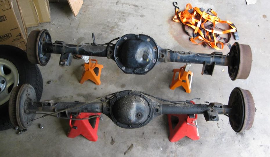 Chrysler 8.25 vs Dana 35: What's The Difference?