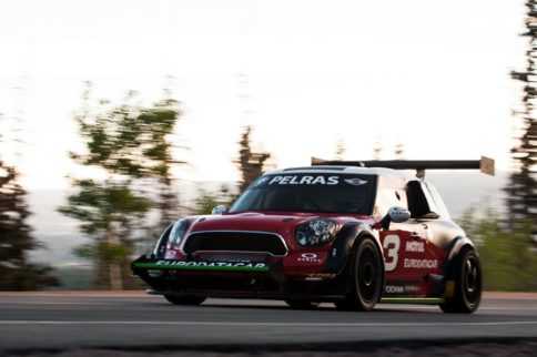 Video: 900-HP Mini Storms up Pike's Peak