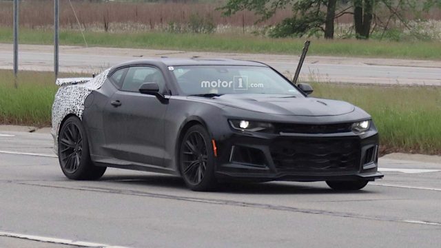2019-chevy-camaro-lineup-spied (2)