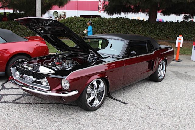 EdelbrockMustang-01