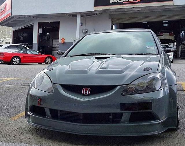 Video: Screaming Integra Type-R Attacks Sepang