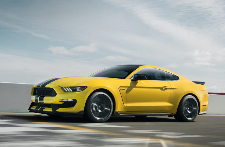 Watch Three Shelby GT350s Ripping Up The Streets!